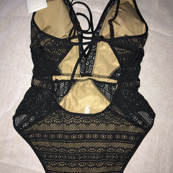 New Becca Keyhole Plunge One Piece Swimsuit Black - Picture 6 of 8
